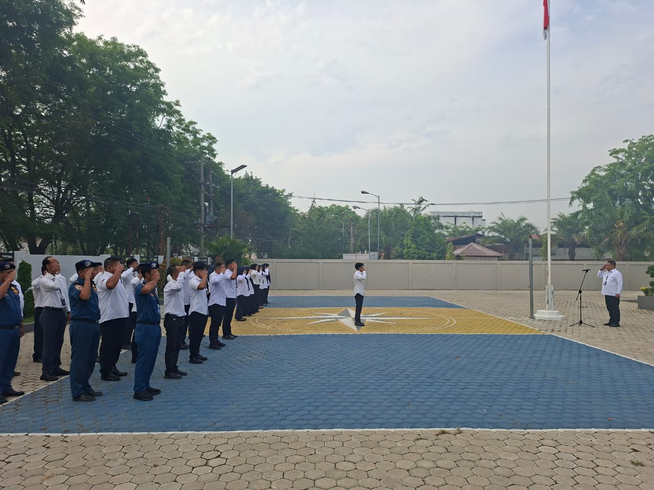 Pelaksanaan Apel Pagi Pegawai